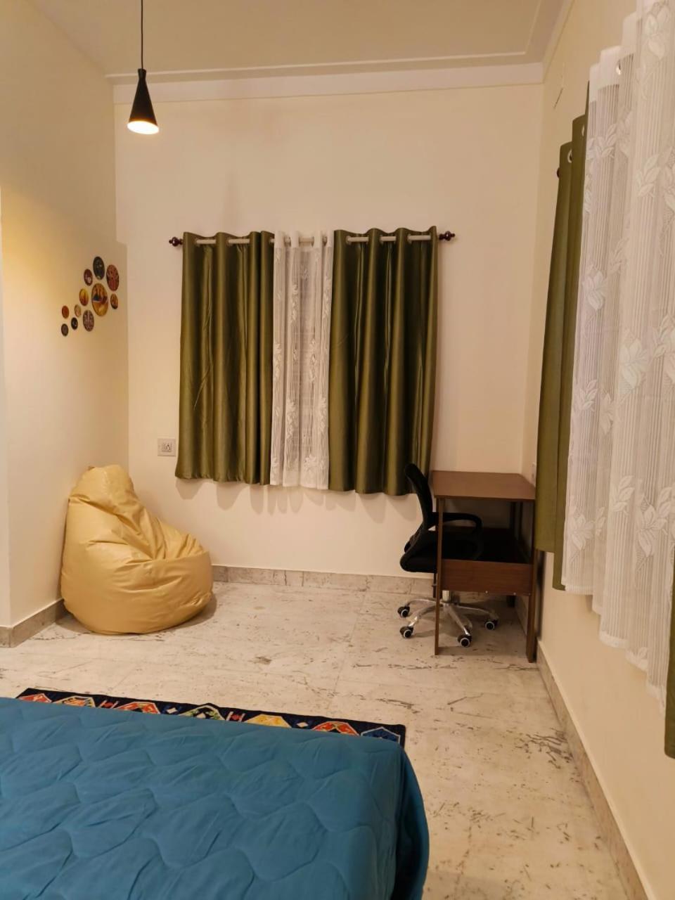 Homestayz Crown Bangalore Quarto foto